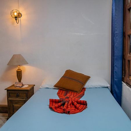 Nikikot Hostel & Hotel Antigua Exterior photo