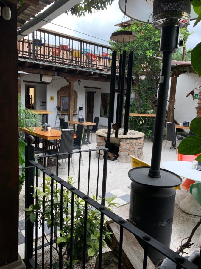 Nikikot Hostel & Hotel Antigua Exterior photo