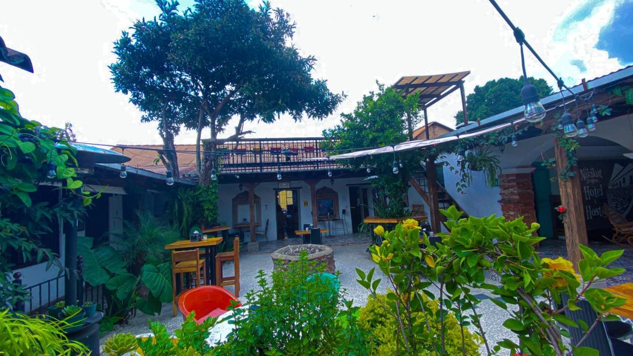 Nikikot Hostel & Hotel Antigua Exterior photo