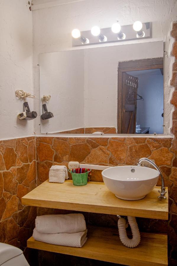 Nikikot Hostel & Hotel Antigua Exterior photo